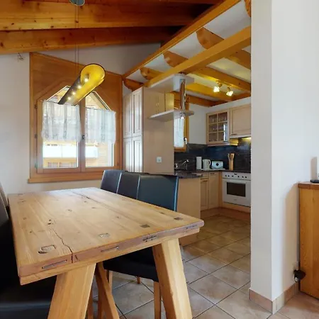Octogon, 2 Bedrooms, Ideally Located In * לויקרבאד