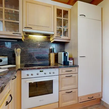 Octogon, 2 Bedrooms, Ideally Located In Apartament